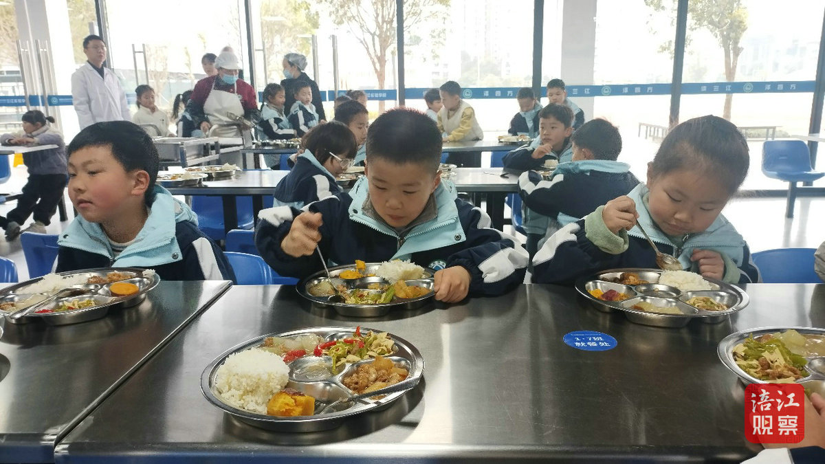 校园餐1_2.jpg